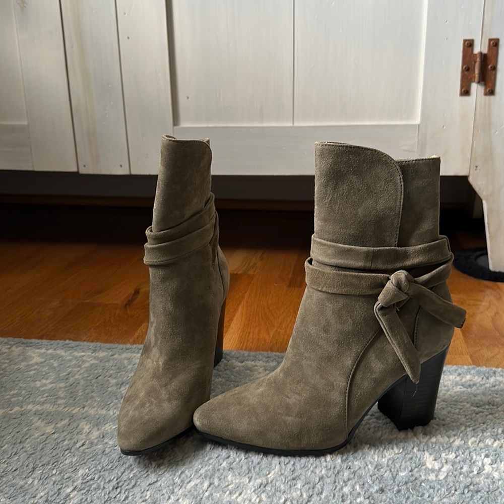 Suede leather boots